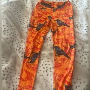 Lularoe Crow leggings OS orange and black Halloween.